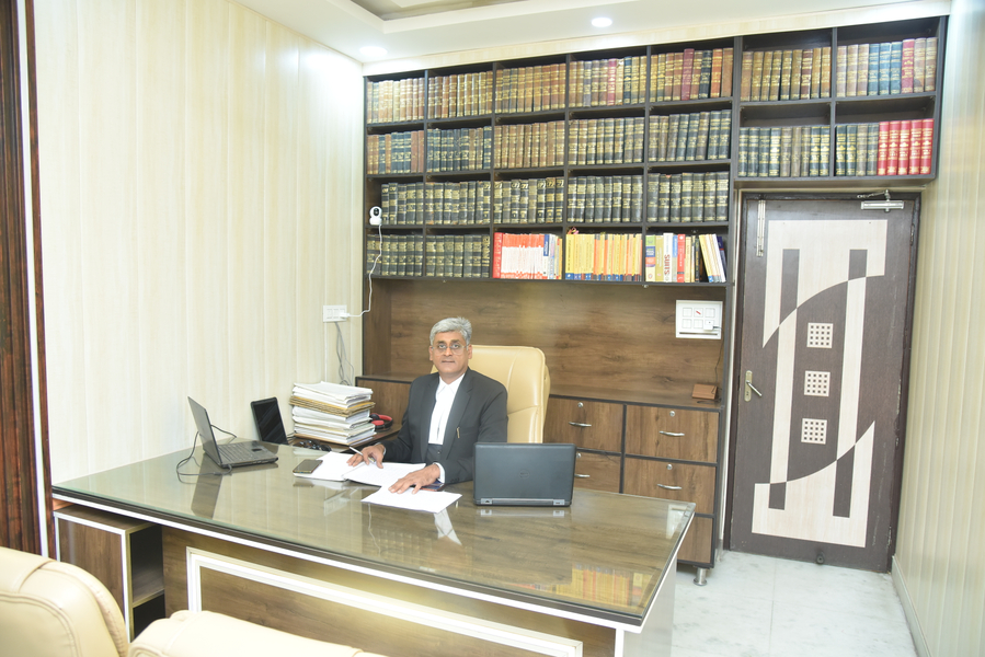 Cover photo of Advocate Ganesh Mishra | criminal | Bail | cheque bounce | NDPS | POCSO | cyber crime | divorce lawyer in Delhi